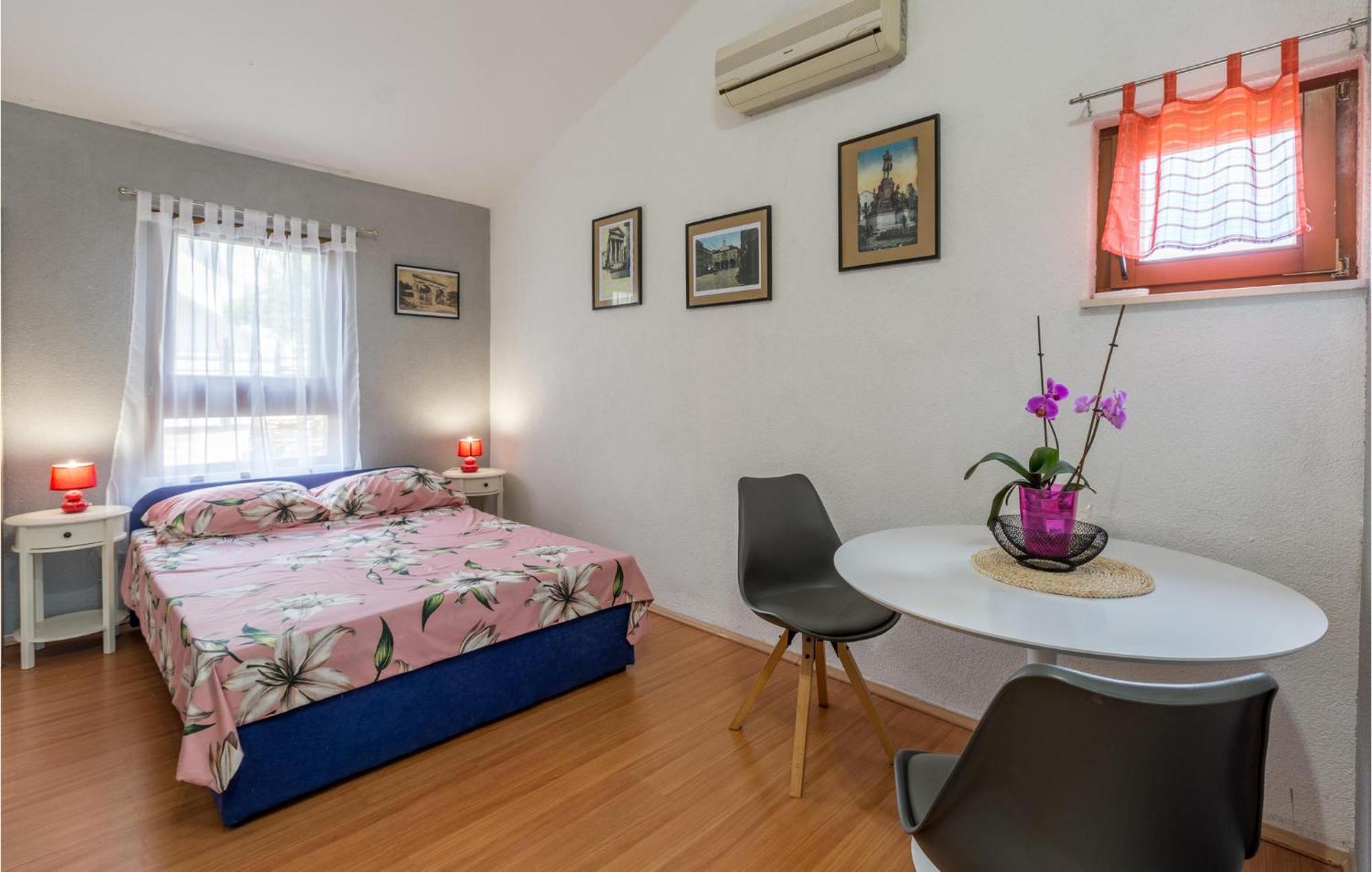 Beautiful Apartment In Jadreski With Wifi Экстерьер фото